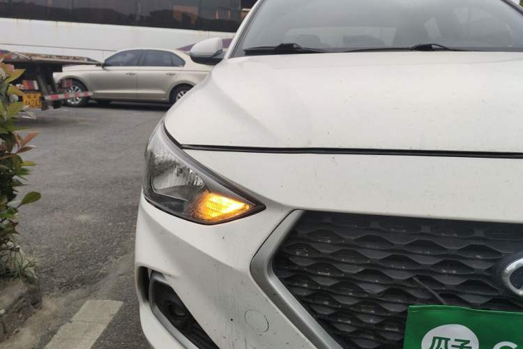 Used Hyundai Celesta 2018 1.6L Automatic GL Enjoyment Edition China VI compliant Right Front Headlight