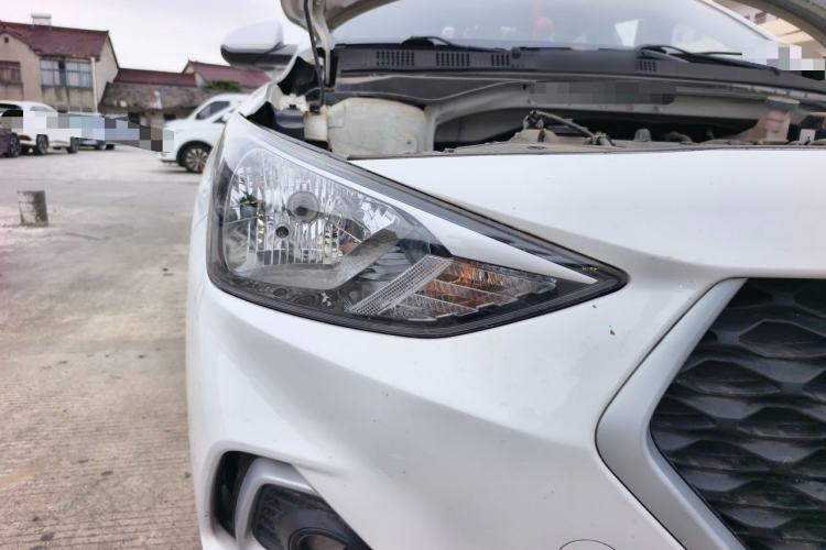 Used Hyundai Celesta 2018 1.6L Automatic GL Enjoyment Version China V Standard Right Front Headlight