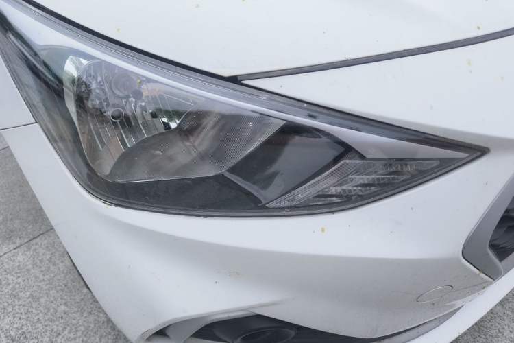 Used Hyundai Celesta 2018 1.6L Automatic GL Enjoyment Edition China VI compliant Right Front Headlight