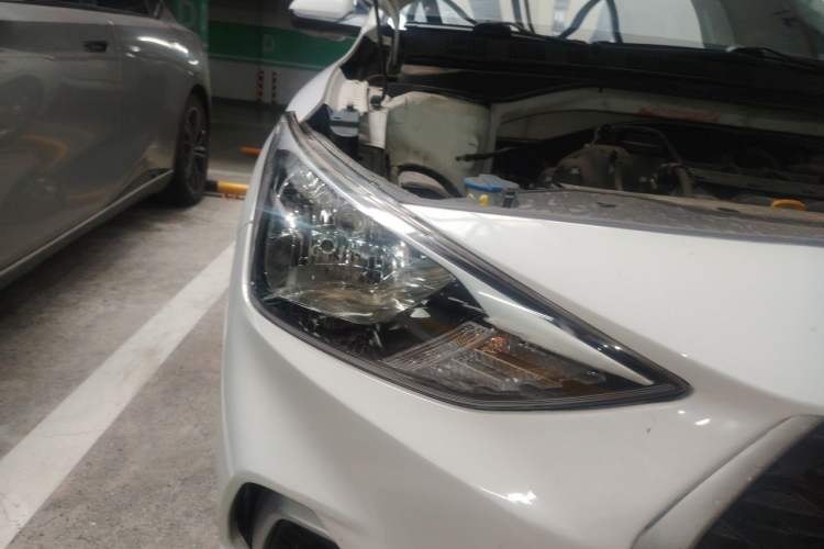 Used Hyundai Celesta 2018 1.6L Automatic GL Enjoyment Edition China VI compliant Right Front Headlight