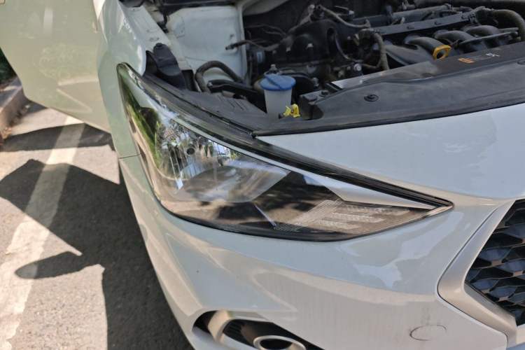 Used Hyundai Celesta 2018 1.6L Automatic GL Enjoyment Edition China VI compliant Right Front Headlight