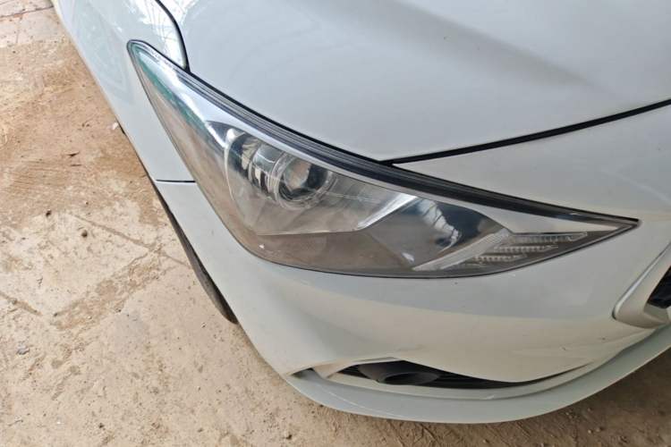 Used Hyundai Celesta 2018 1.6L Automatic GL Enjoyment Edition China VI compliant Right Front Headlight