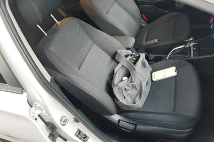 Used Hyundai Celesta 2018 1.6L Automatic GL Enjoyment Version China V Standard Right Front Seat