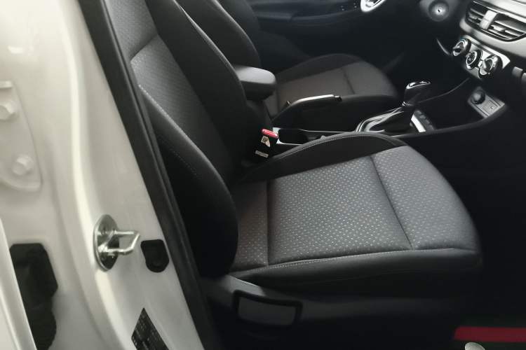 Used Hyundai Celesta 2018 1.6L Automatic GL Enjoyment Version China V Standard Right Front Seat