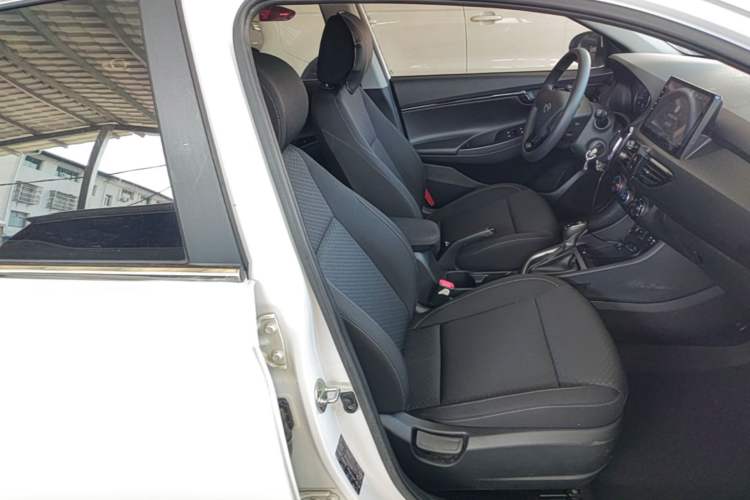 Used Hyundai Celesta 2018 1.6L Automatic GL Enjoyment Version China V Standard Right Front Seat