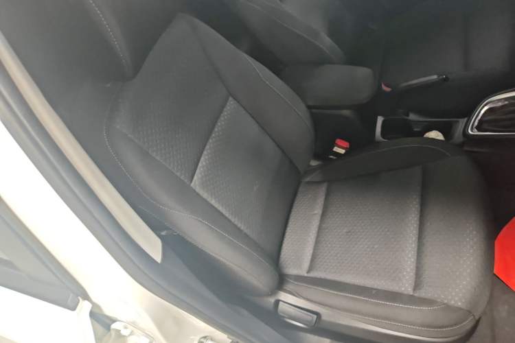 Used Hyundai Celesta 2018 1.6L Automatic GL Enjoyment Edition China VI compliant Right Front Seat