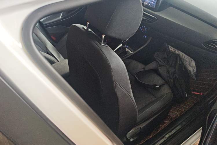 Used Hyundai Celesta 2018 1.6L Automatic GL Enjoyment Version China V Standard Right Front Seat
