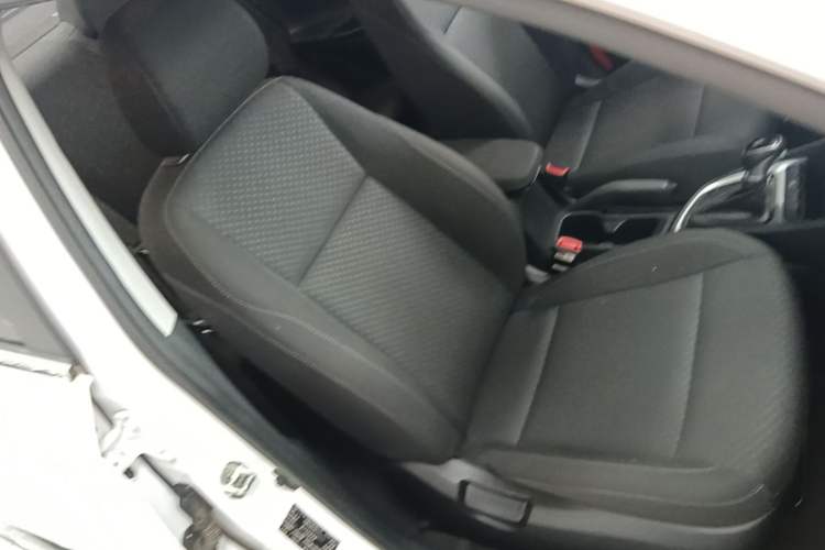 Used Hyundai Celesta 2018 1.6L Automatic GL Enjoyment Edition China VI compliant Right Front Seat