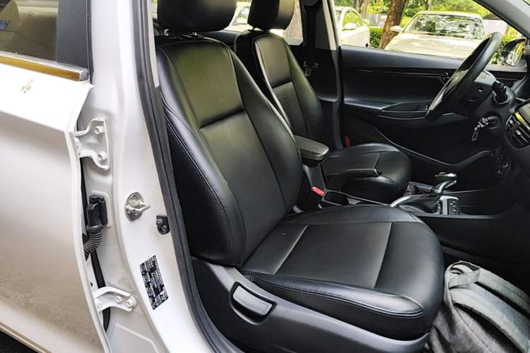 Used Hyundai Celesta 2018 1.6L Automatic GL Enjoyment Version China V Standard Right Front Seat