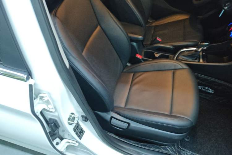 Used Hyundai Celesta 2018 1.6L Automatic GL Enjoyment Edition China VI compliant Right Front Seat