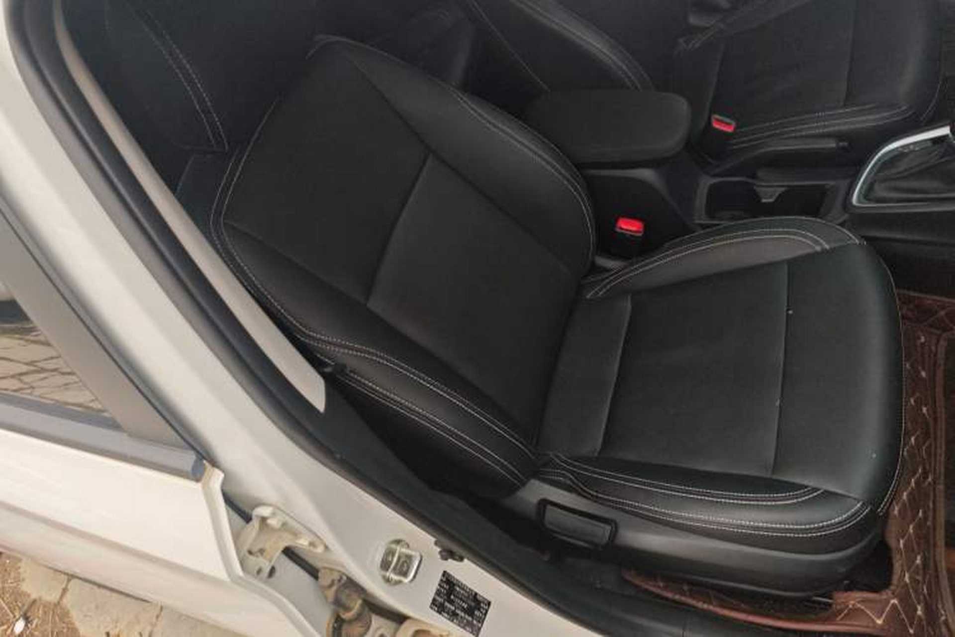 Used Hyundai Celesta 2018 1.6L Automatic GL Enjoyment Edition China VI compliant Right Front Seat