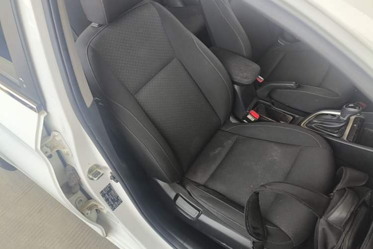 Used Hyundai Celesta 2018 1.6L Automatic GL Enjoyment Edition China VI compliant Right Front Seat