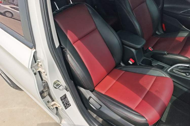 Used Hyundai Celesta 2018 1.6L Automatic GL Enjoyment Edition China VI compliant Right Front Seat