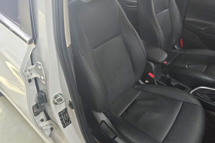 Used Hyundai Celesta 2018 1.6L Automatic GL Enjoyment Version China V Standard Right Front Seat