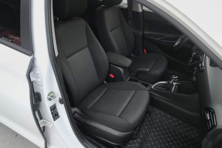 Used Hyundai Celesta 2018 1.6L Automatic GL Enjoyment Version China V Standard Right Front Seat