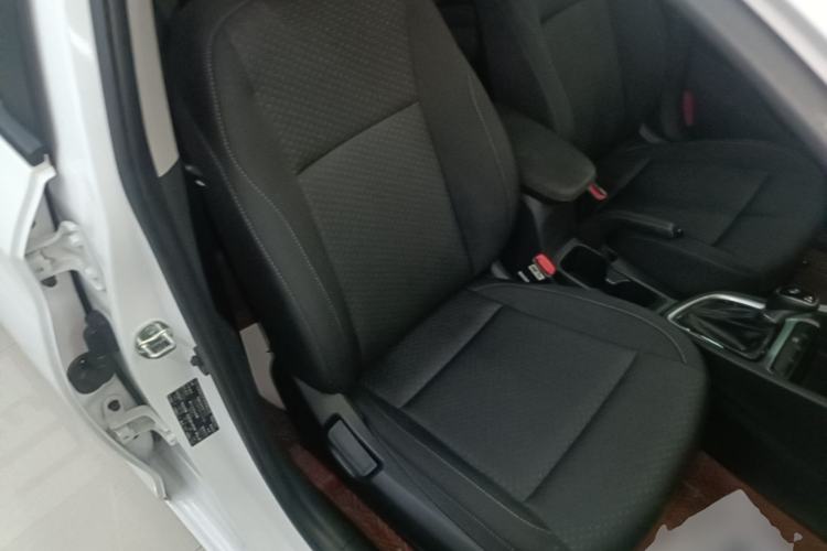 Used Hyundai Celesta 2018 1.6L Automatic GL Enjoyment Edition China VI compliant Right Front Seat