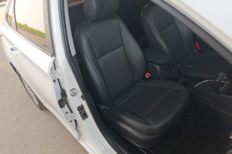 Used Hyundai Celesta 2018 1.6L Automatic GL Enjoyment Edition China VI compliant Right Front Seat