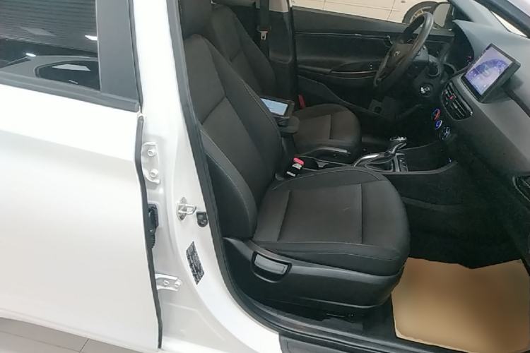 Used Hyundai Celesta 2018 1.6L Automatic GL Enjoyment Edition China VI compliant Right Front Seat