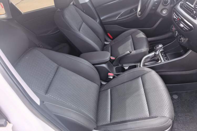 Used Hyundai Celesta 2018 1.6L Automatic GL Enjoyment Edition China VI compliant Right Front Seat