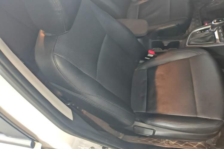 Used Hyundai Celesta 2018 1.6L Automatic GL Enjoyment Edition China VI compliant Right Front Seat