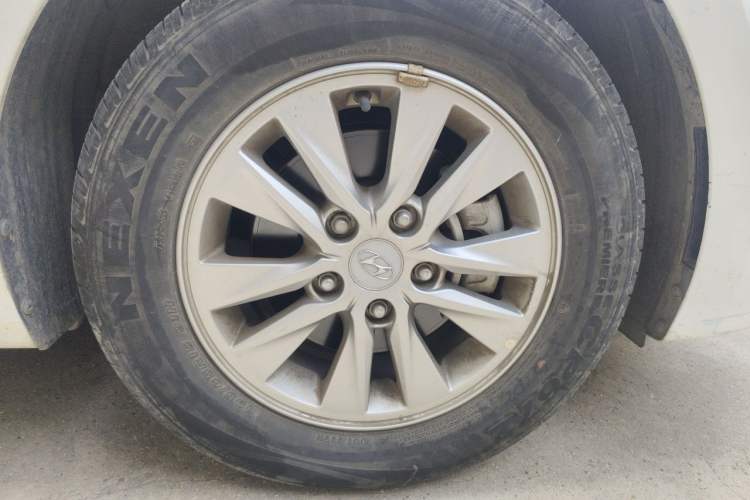 Used Hyundai Celesta 2018 1.6L Automatic GL Enjoyment Edition China VI compliant Right Front Wheel Hub