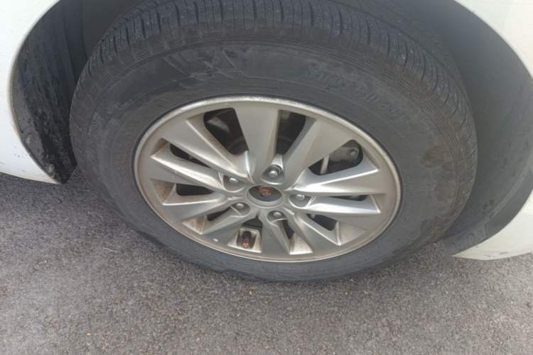 Used Hyundai Celesta 2018 1.6L Automatic GL Enjoyment Edition China VI compliant Right Front Wheel Hub