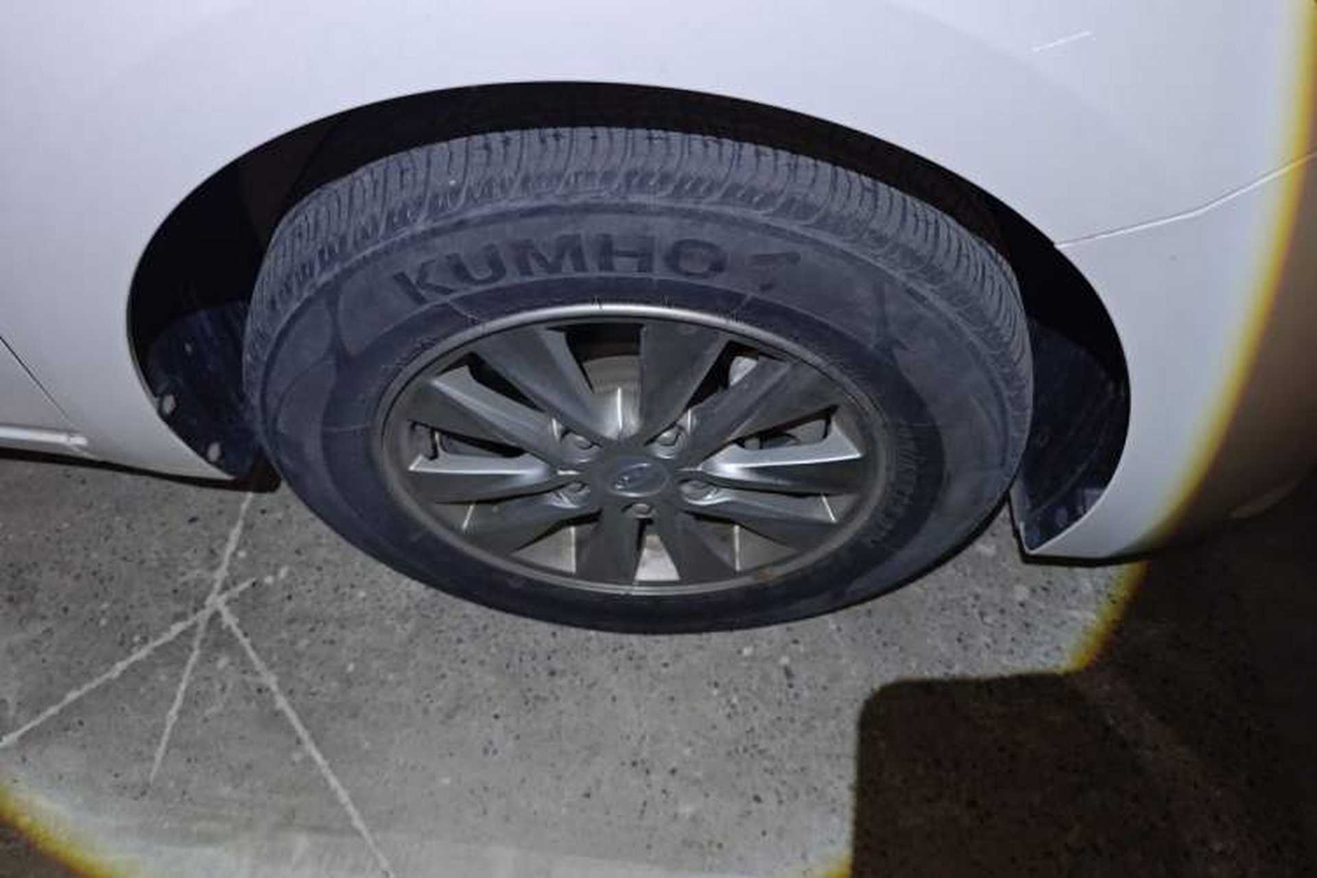 Used Hyundai Celesta 2018 1.6L Automatic GL Enjoyment Edition China VI compliant Right Front Wheel Hub