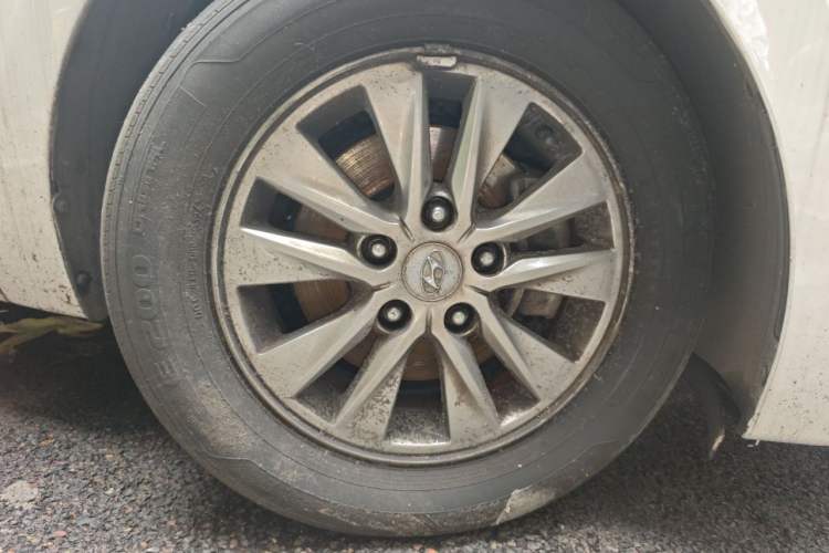 Used Hyundai Celesta 2018 1.6L Automatic GL Enjoyment Edition China VI compliant Right Front Wheel Hub