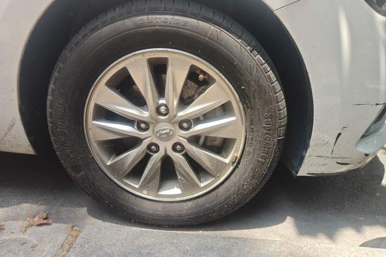 Used Hyundai Celesta 2018 1.6L Automatic GL Enjoyment Edition China VI compliant Right Front Wheel Hub