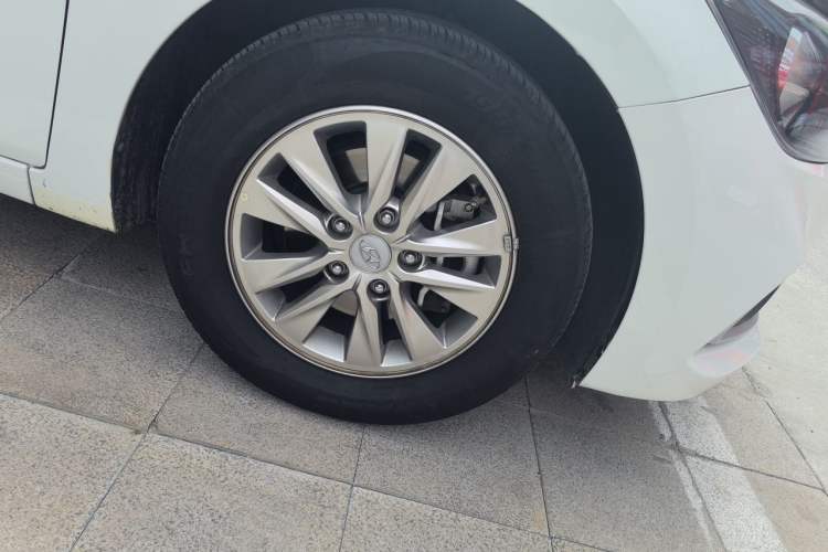 Used Hyundai Celesta 2018 1.6L Automatic GL Enjoyment Edition China VI compliant Right Front Wheel Hub