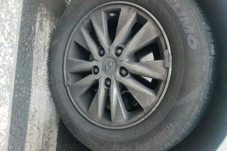 Used Hyundai Celesta 2018 1.6L Automatic GL Enjoyment Edition China VI compliant Right Front Wheel Hub