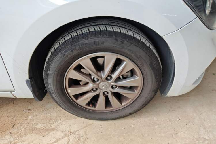 Used Hyundai Celesta 2018 1.6L Automatic GL Enjoyment Edition China VI compliant Right Front Wheel Hub