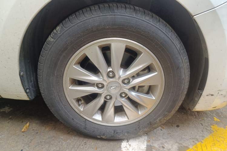 Used Hyundai Celesta 2018 1.6L Automatic GL Enjoyment Edition China VI compliant Right Front Wheel Hub