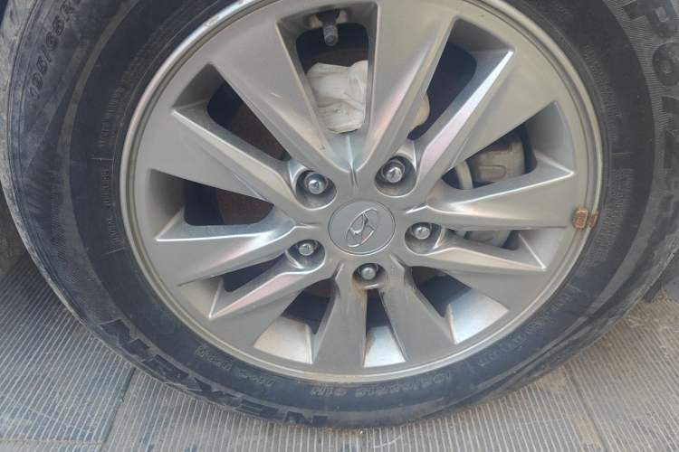 Used Hyundai Celesta 2018 1.6L Automatic GL Enjoyment Edition China VI compliant Right Front Wheel Hub