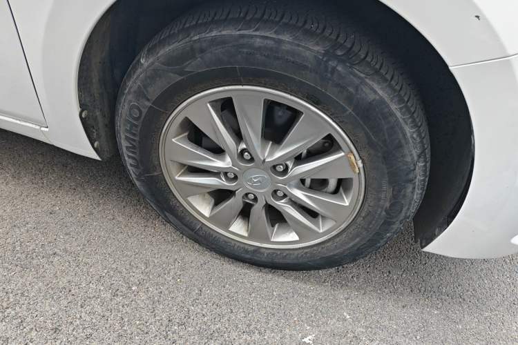 Used Hyundai Celesta 2018 1.6L Automatic GL Enjoyment Edition China VI compliant Right Front Wheel Hub