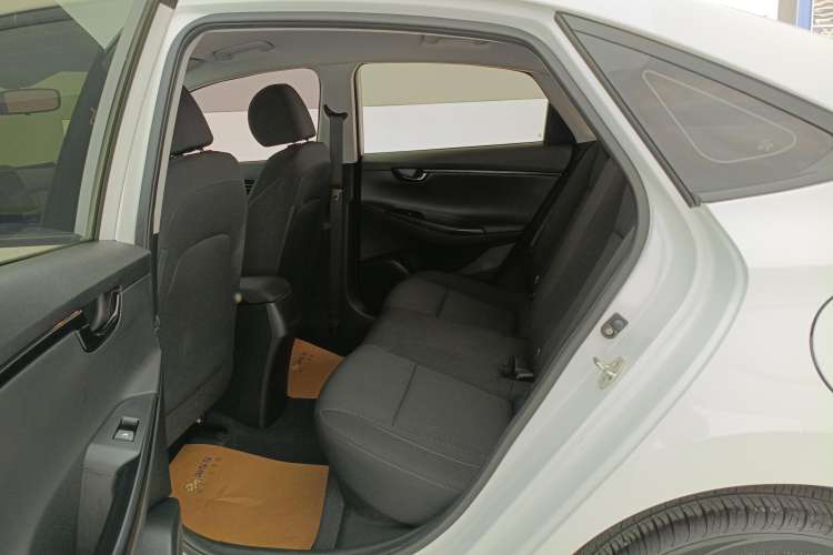 Used Hyundai Celesta 2018 1.6L Automatic GL Enjoyment Edition China VI compliant Right Rear Seat