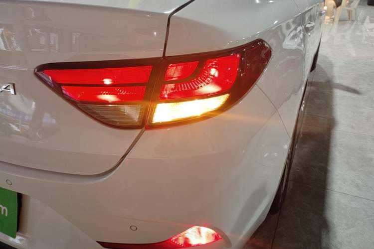 Used Hyundai Celesta 2018 1.6L Automatic GL Enjoyment Edition China VI compliant Right Rear Taillight