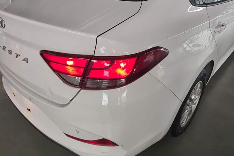 Used Hyundai Celesta 2018 1.6L Automatic GL Enjoyment Version China V Standard Right Rear Taillight