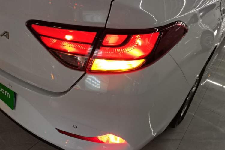 Used Hyundai Celesta 2018 1.6L Automatic GL Enjoyment Edition China VI compliant Right Rear Taillight