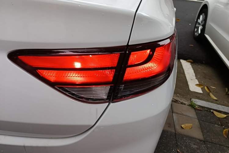 Used Hyundai Celesta 2018 1.6L Automatic GL Enjoyment Edition China VI compliant Right Rear Taillight