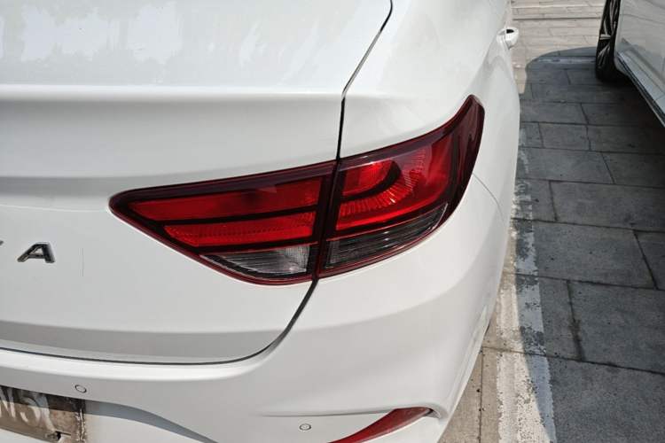 Used Hyundai Celesta 2018 1.6L Automatic GL Enjoyment Edition China VI compliant Right Rear Taillight