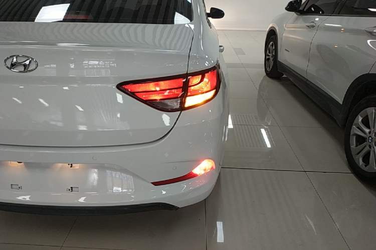 Used Hyundai Celesta 2018 1.6L Automatic GL Enjoyment Edition China VI compliant Right Rear Taillight