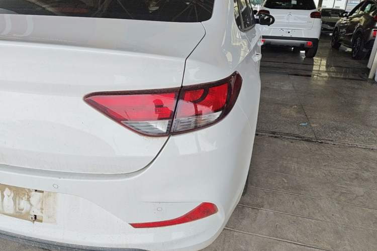 Used Hyundai Celesta 2018 1.6L Automatic GL Enjoyment Edition China VI compliant Right Rear Taillight