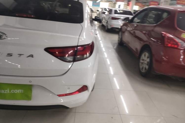 Used Hyundai Celesta 2018 1.6L Automatic GL Enjoyment Edition China VI compliant Right Rear Taillight