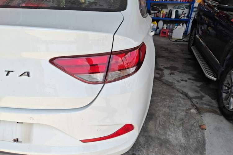 Used Hyundai Celesta 2018 1.6L Automatic GL Enjoyment Edition China VI compliant Right Rear Taillight
