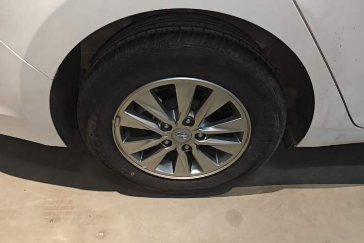 Used Hyundai Celesta 2018 1.6L Automatic GL Enjoyment Version China V Standard Right Rear Wheel Hub