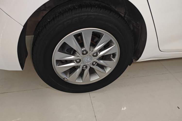Used Hyundai Celesta 2018 1.6L Automatic GL Enjoyment Edition China VI compliant Right Rear Wheel Hub