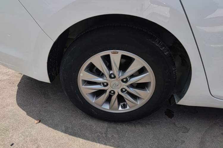 Used Hyundai Celesta 2018 1.6L Automatic GL Enjoyment Edition China VI compliant Right Rear Wheel Hub