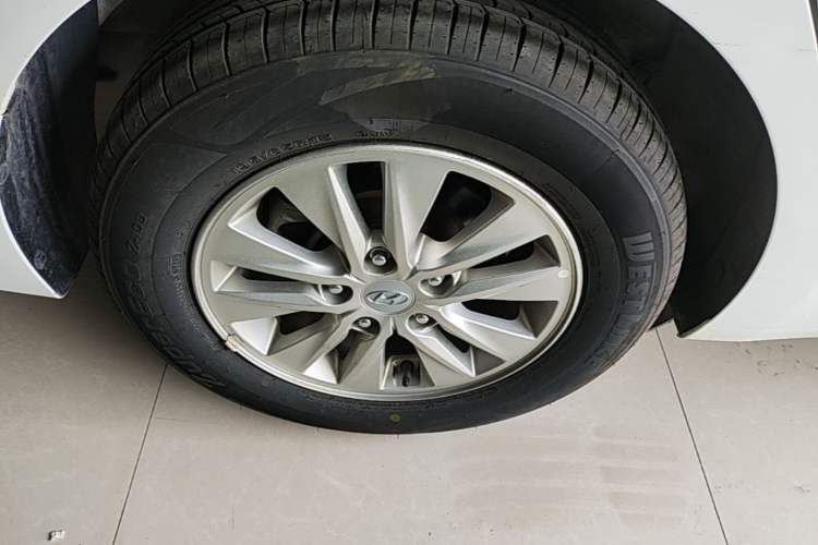 Used Hyundai Celesta 2018 1.6L Automatic GL Enjoyment Edition China VI compliant Right Rear Wheel Hub