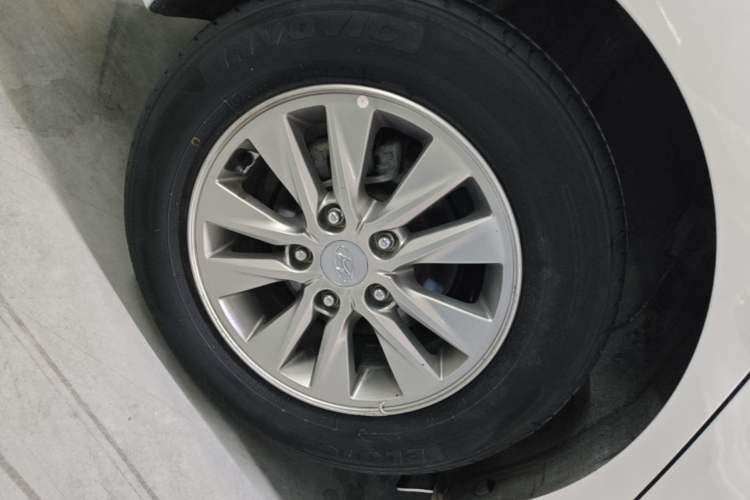 Used Hyundai Celesta 2018 1.6L Automatic GL Enjoyment Edition China VI compliant Right Rear Wheel Hub